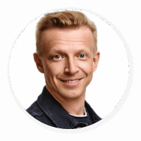 Антон Комолов